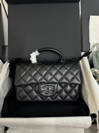 CHANEL 24A mini cf with top handle so black