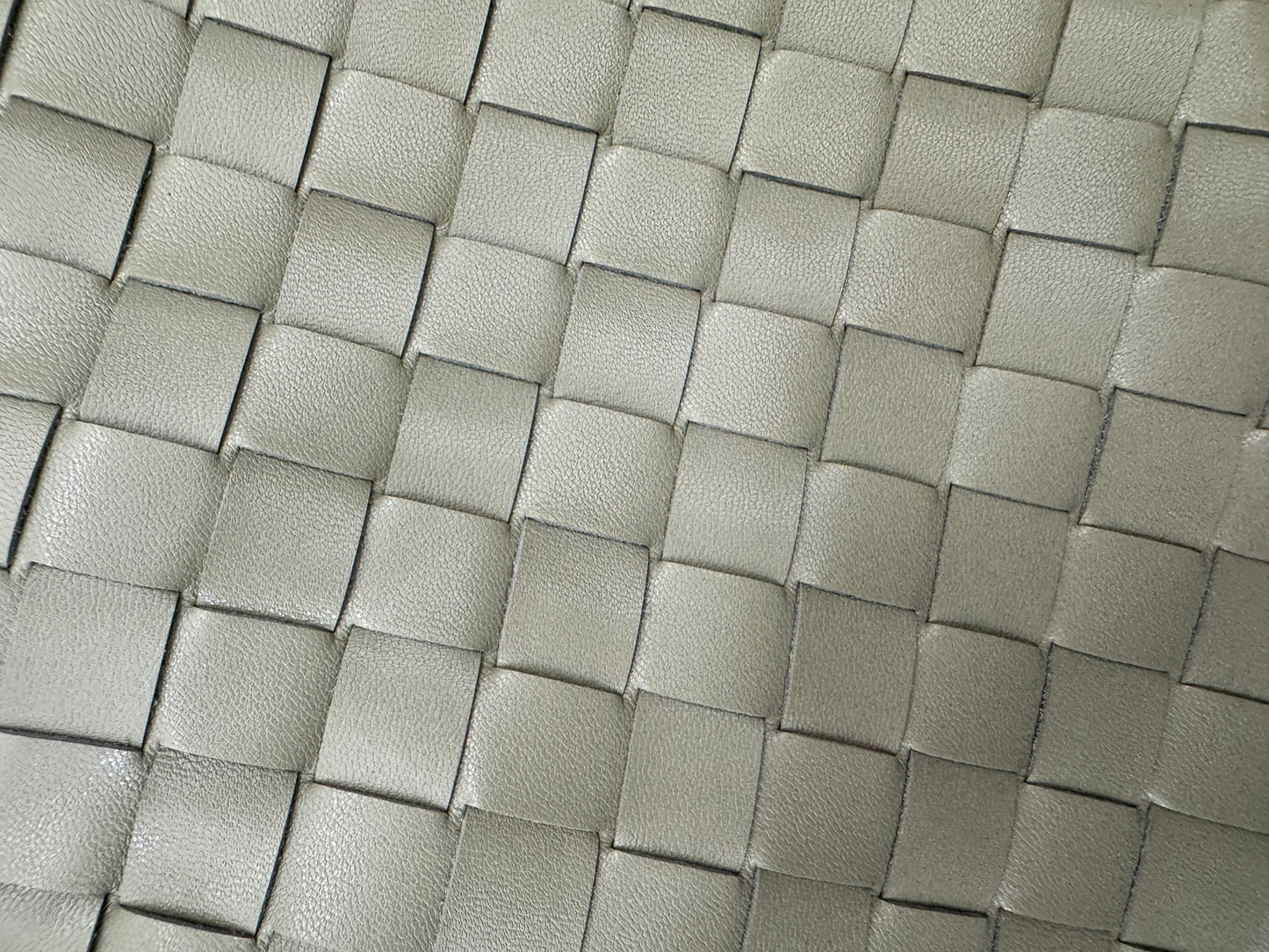 BV Dust Bag Medium 洞石綠 Travertine