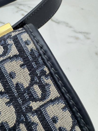 DIOR 30 Montaigne Small Blue Oblique