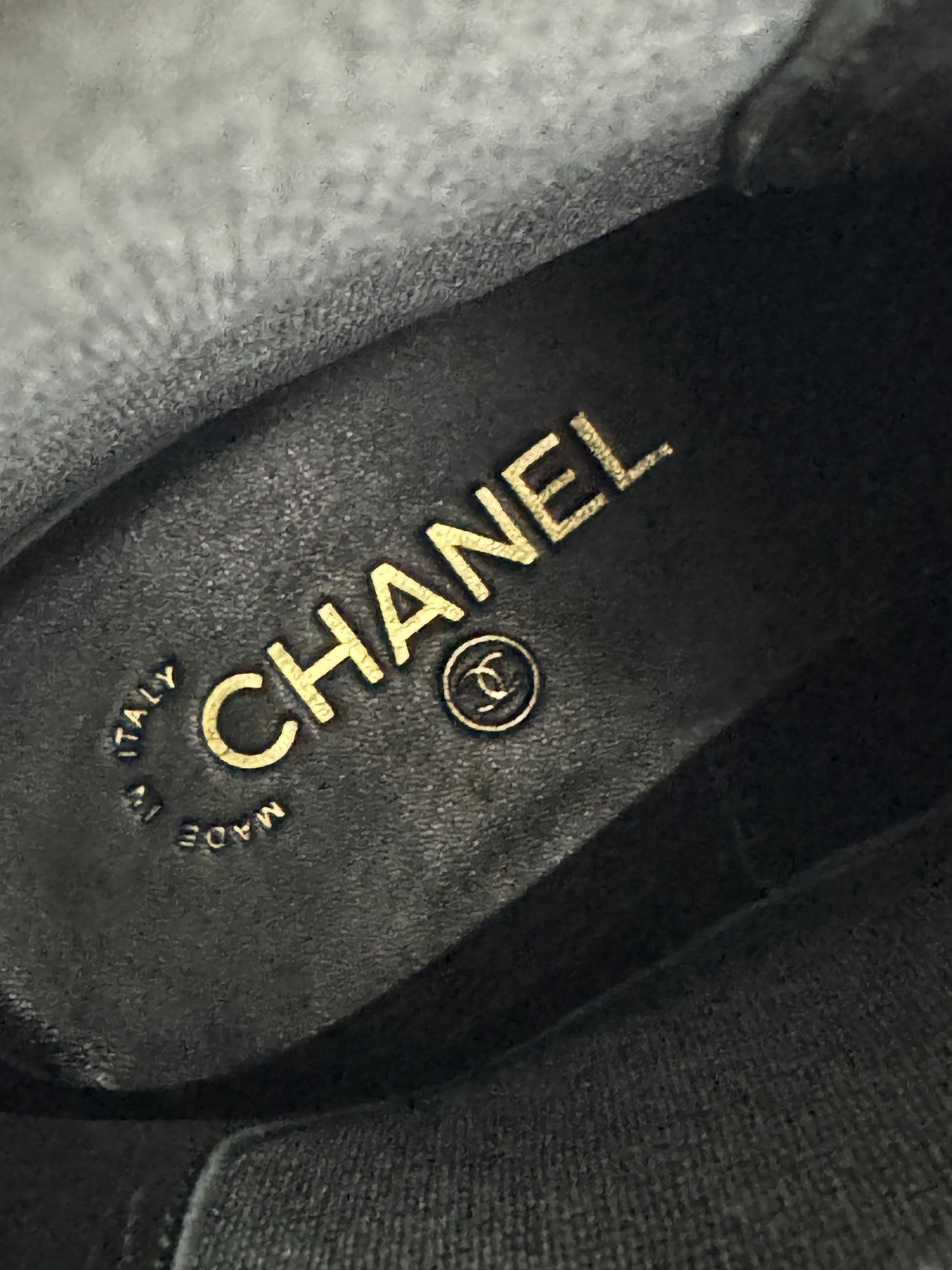 CHANEL 22C Chelsea Boots 漆皮切爾西短靴