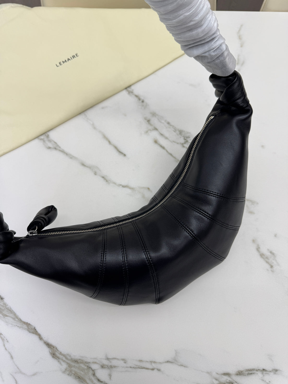 LEMAIRE Croissant Medium 牛角包羊皮 Lambskin