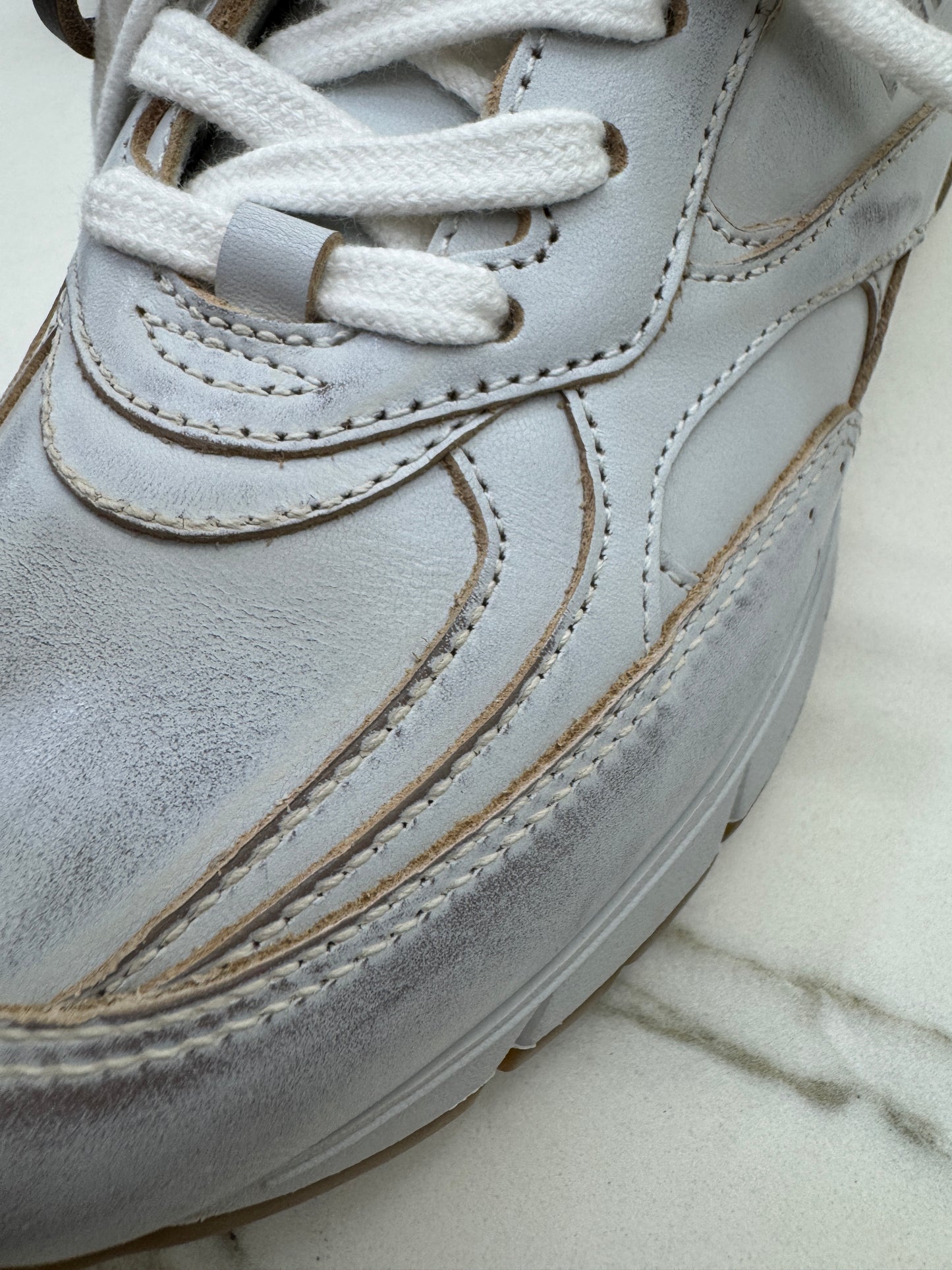 MIU MIU X NB 25年版 做舊老爹鞋￼