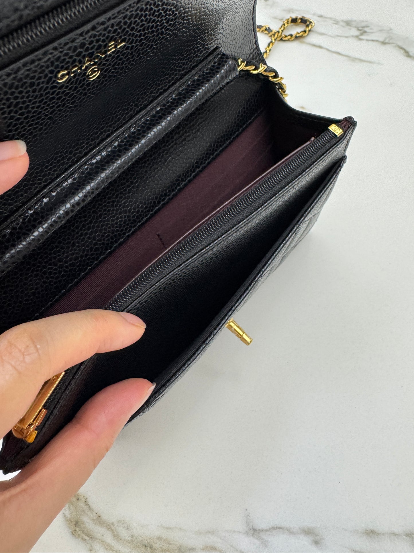 CHANEL Wallet On Chain 黑金牛 新版旋轉扣woc