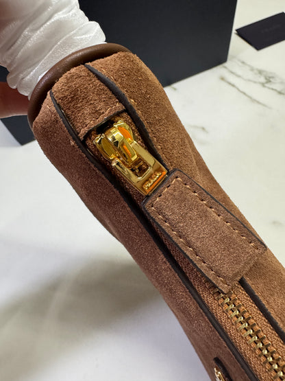 PRADA 半月包 麂皮棕色