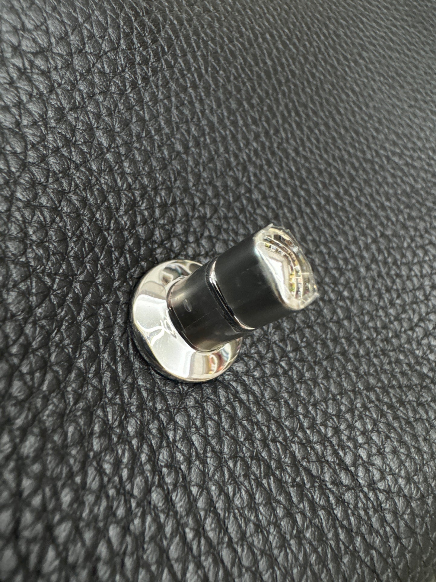 CHANEL 26S Maxi Flap Bag 黑銀小號（32cm)