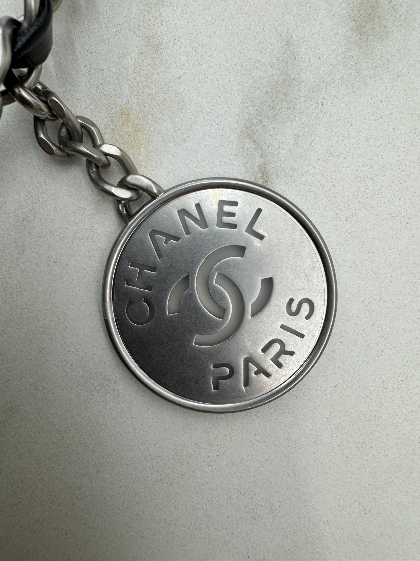 CHANEL 22Bag 黑銀 Medium