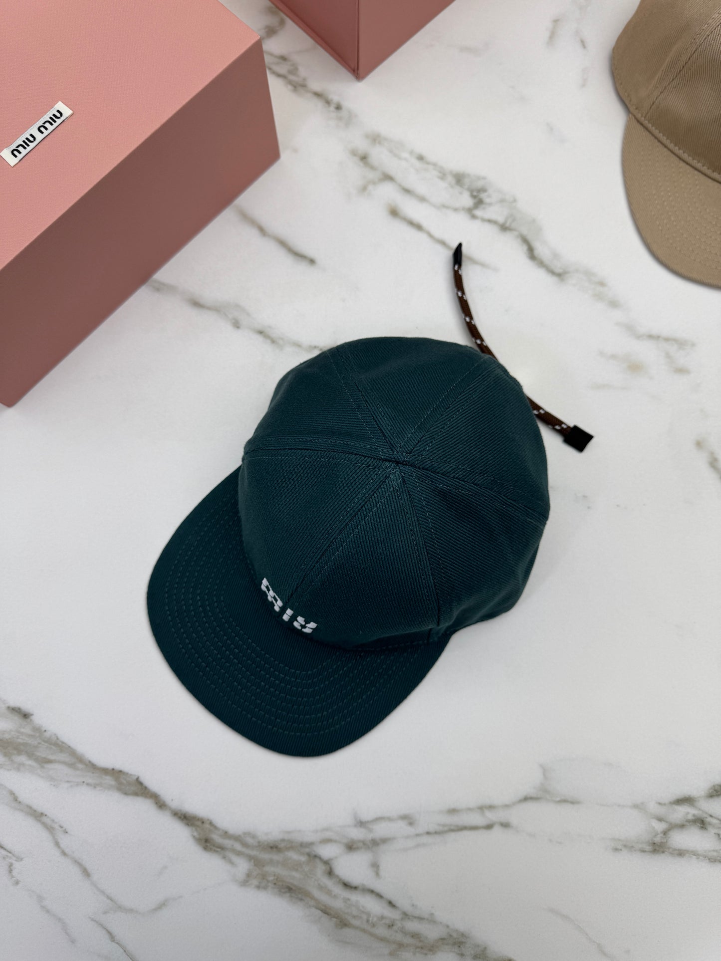 MIU MIU 軟頂鴨舌帽