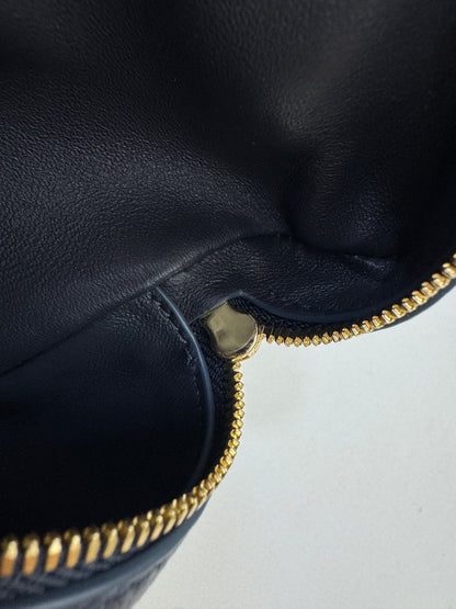 LORO PIANA Extra Pocket 19 海軍藍金扣