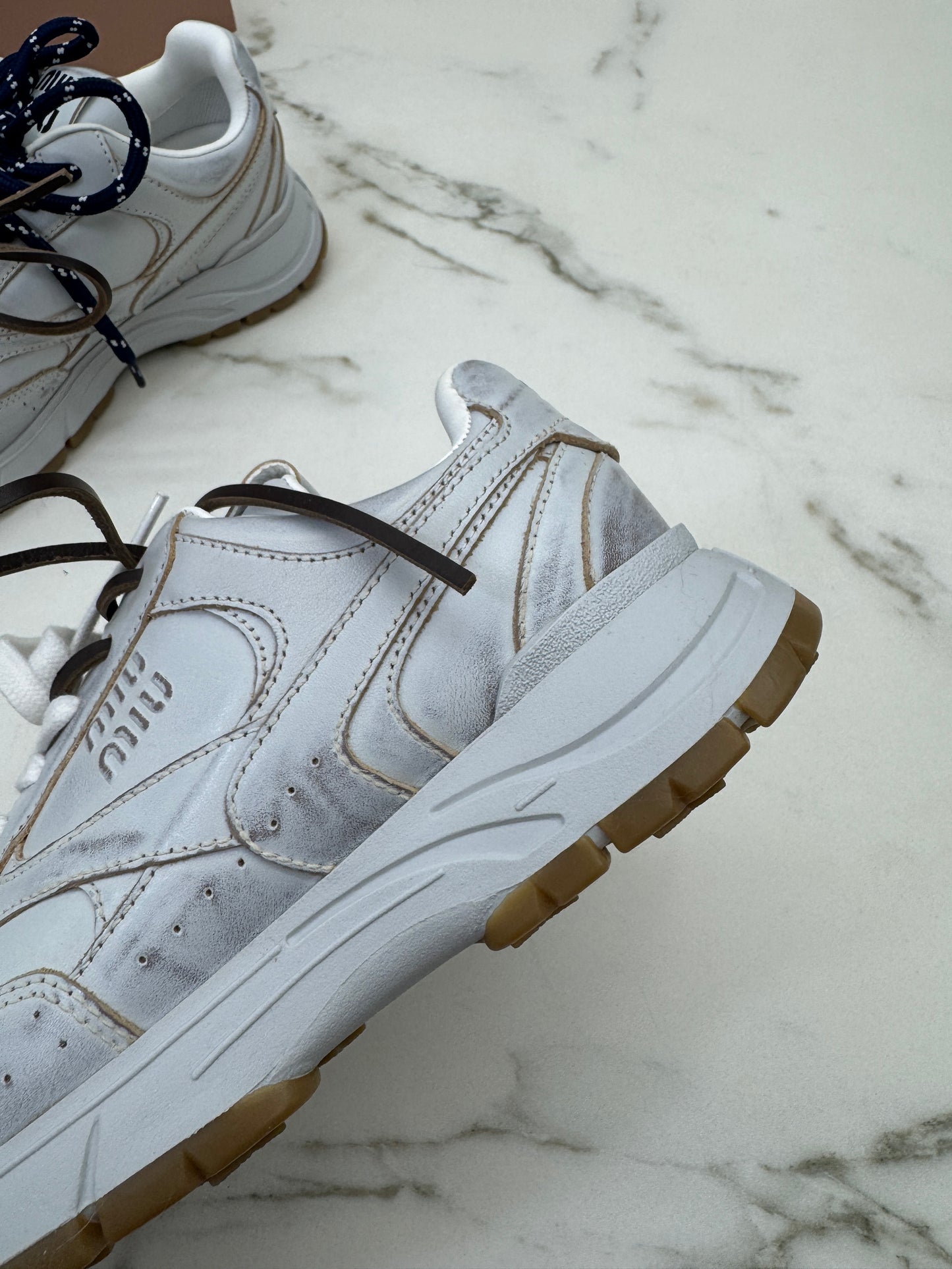 MIU MIU X NB 25年版 做舊老爹鞋￼