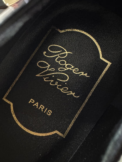 RV 喇叭跟 2.5cm 漆皮