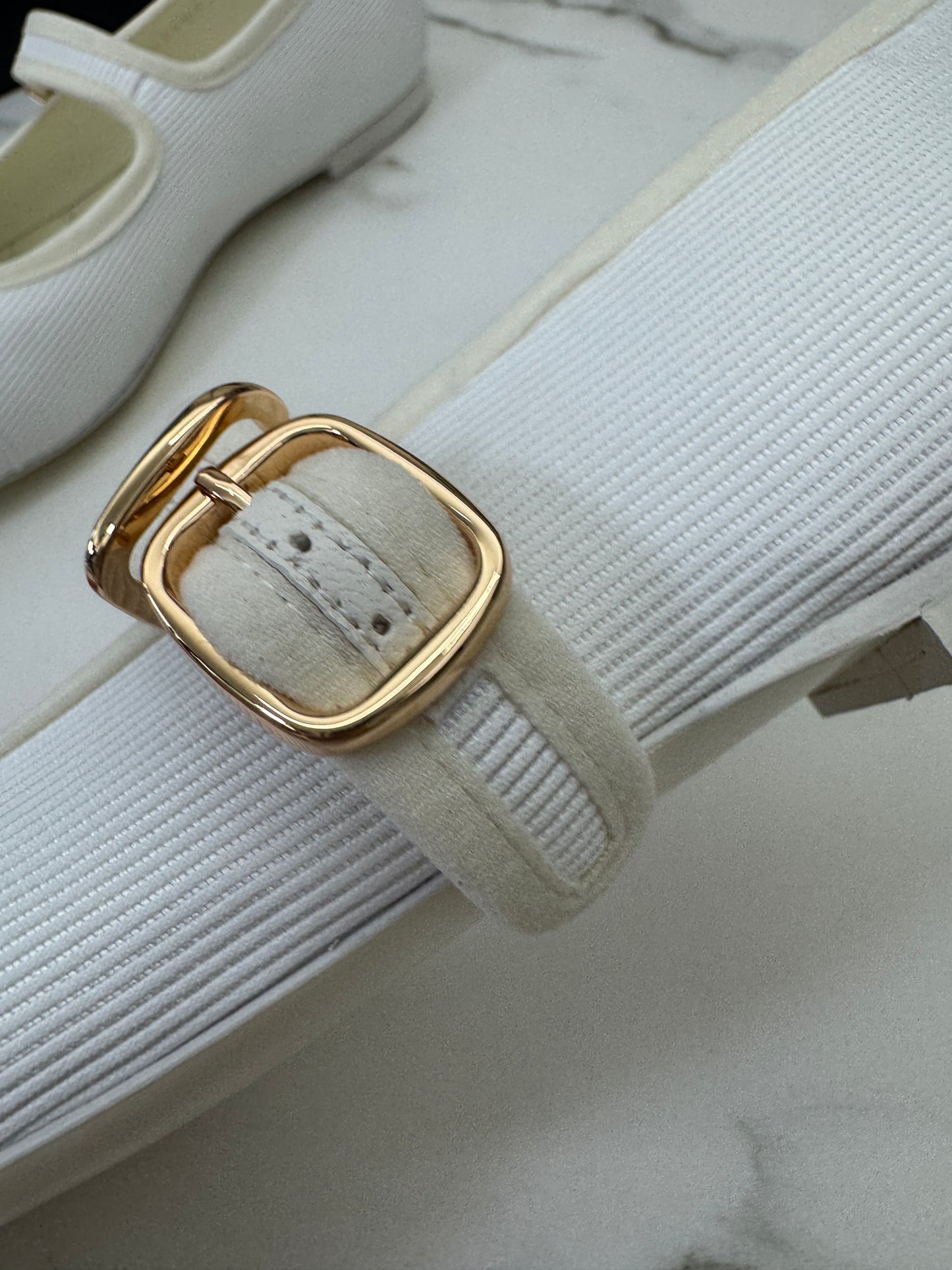 CHANEL 24S Mary Jane 芭蕾舞鞋 白色娟布