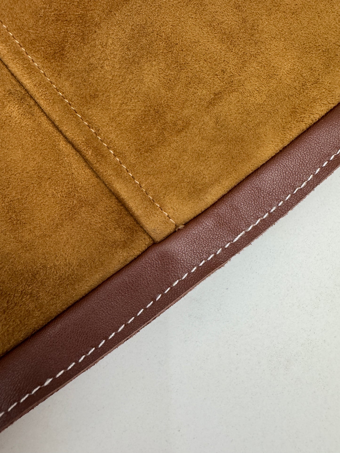 MIU MIU 麂皮拼皮邊短裙