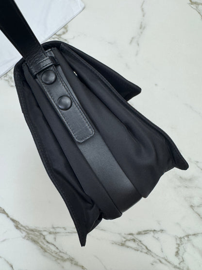 PRADA Cini 郵差包黑色 Medium