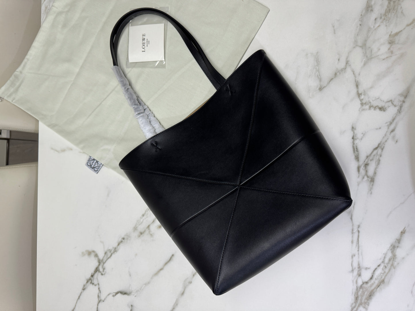 LOEWE Puzzle Fold 黑色 Medium