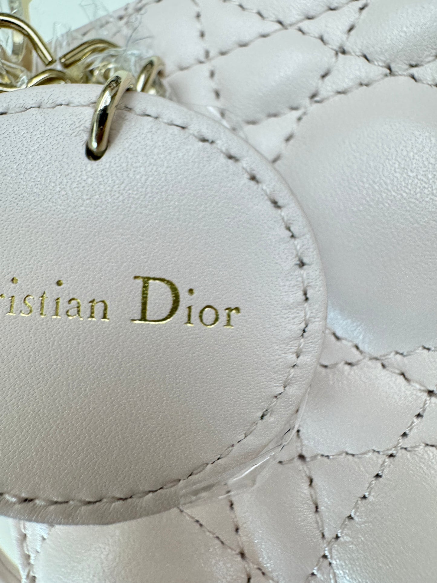 DIOR Mini Lady Dior 羊皮三格 淡粉色