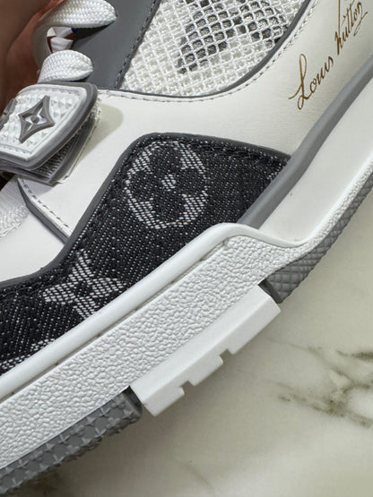 LV Trainer 25年灰牛仔