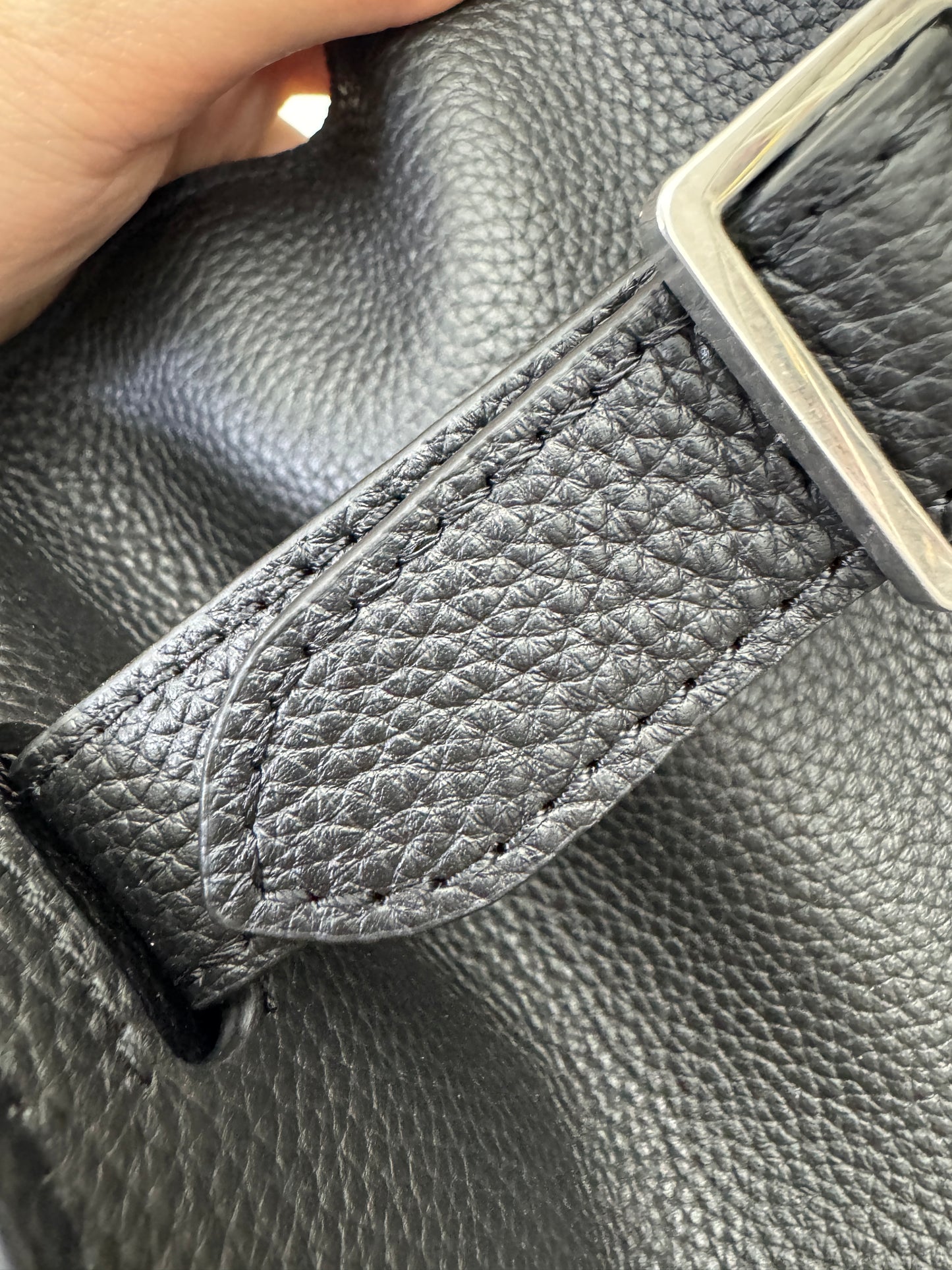 THE ROW Shoulder Marguax 12 黑色荔枝紋 Black Grained Calfskin