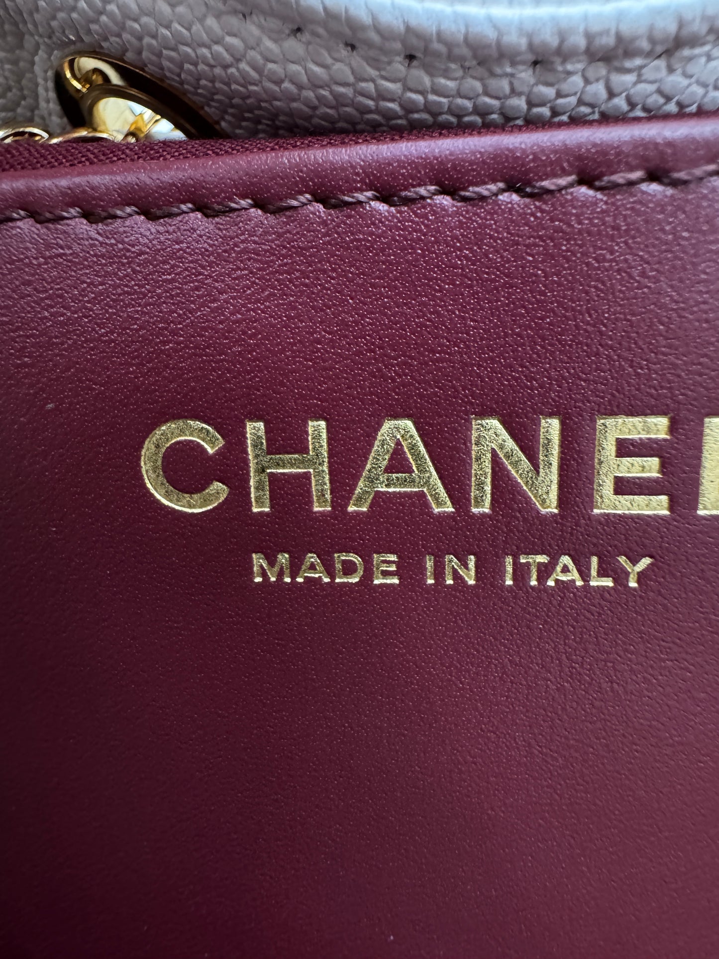 CHANEL Mini 25Bag 白色魚子醬牛皮 亮面金扣