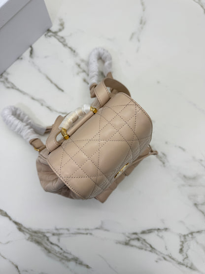DIOR Caro Backpack Medium 奶茶色