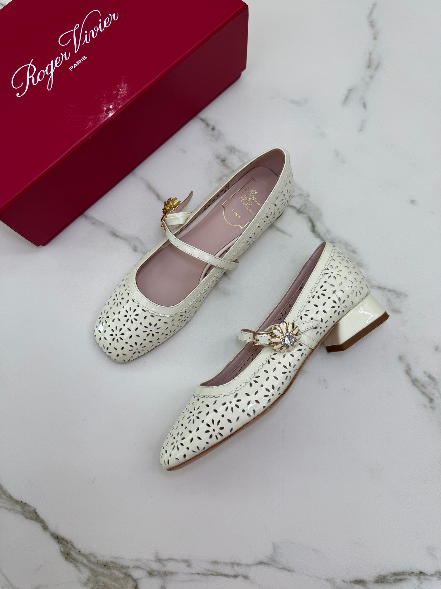 RV 小雛菊鏤空 Mary Jane