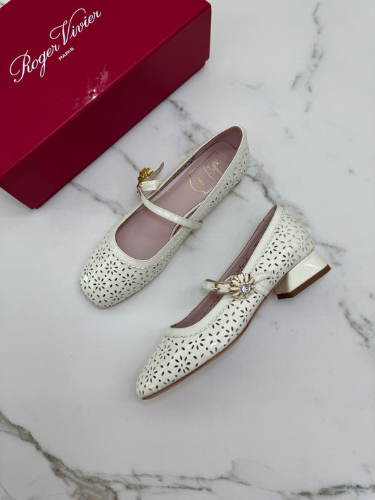 RV 小雛菊鏤空 Mary Jane