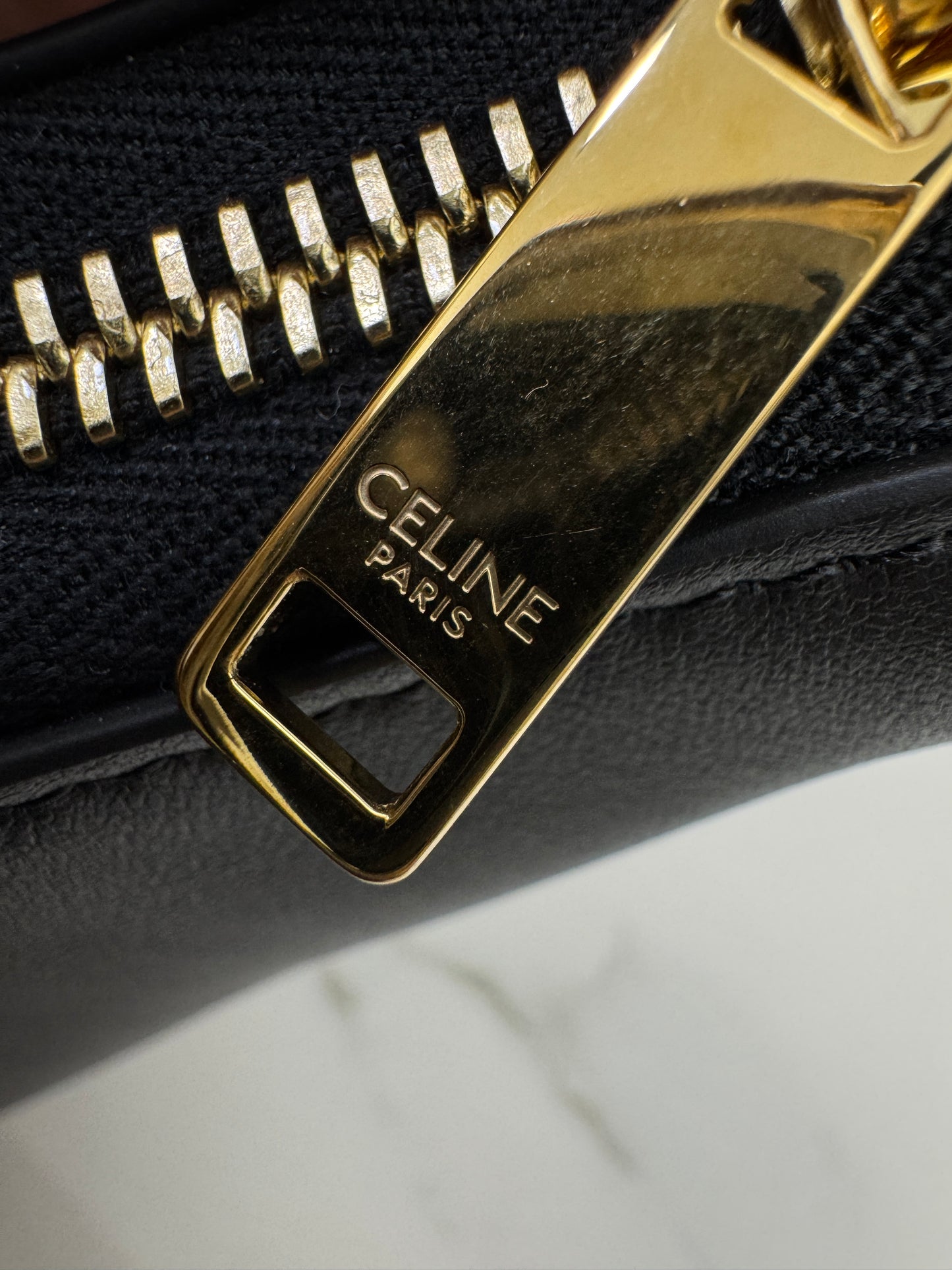 CELINE Ava Triomphe Hobo