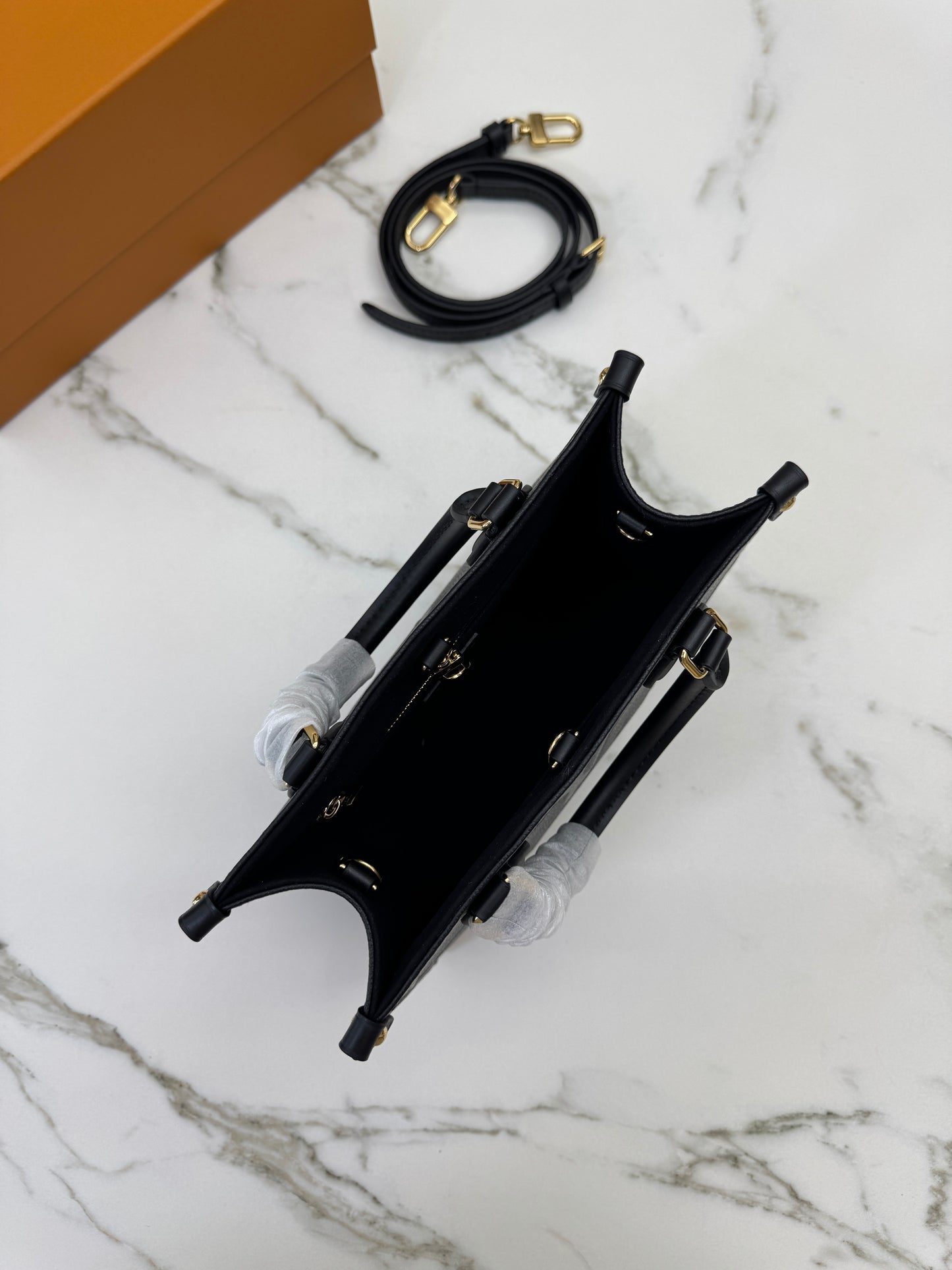 LV Onthego PM 黑色全皮