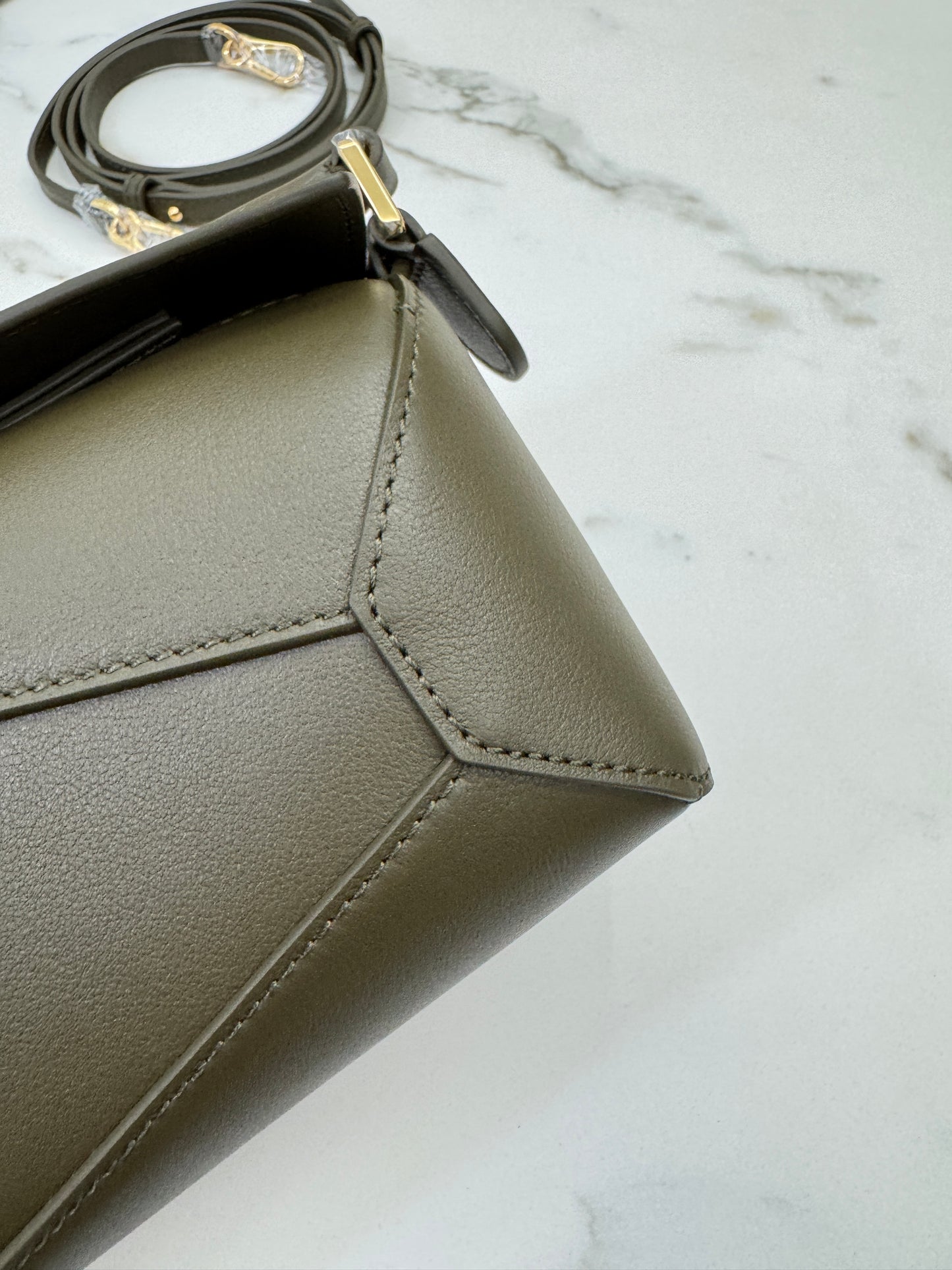 LOEWE Mini Puzzle 深卡其綠