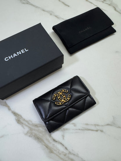 CHANEL 19 Card Holder