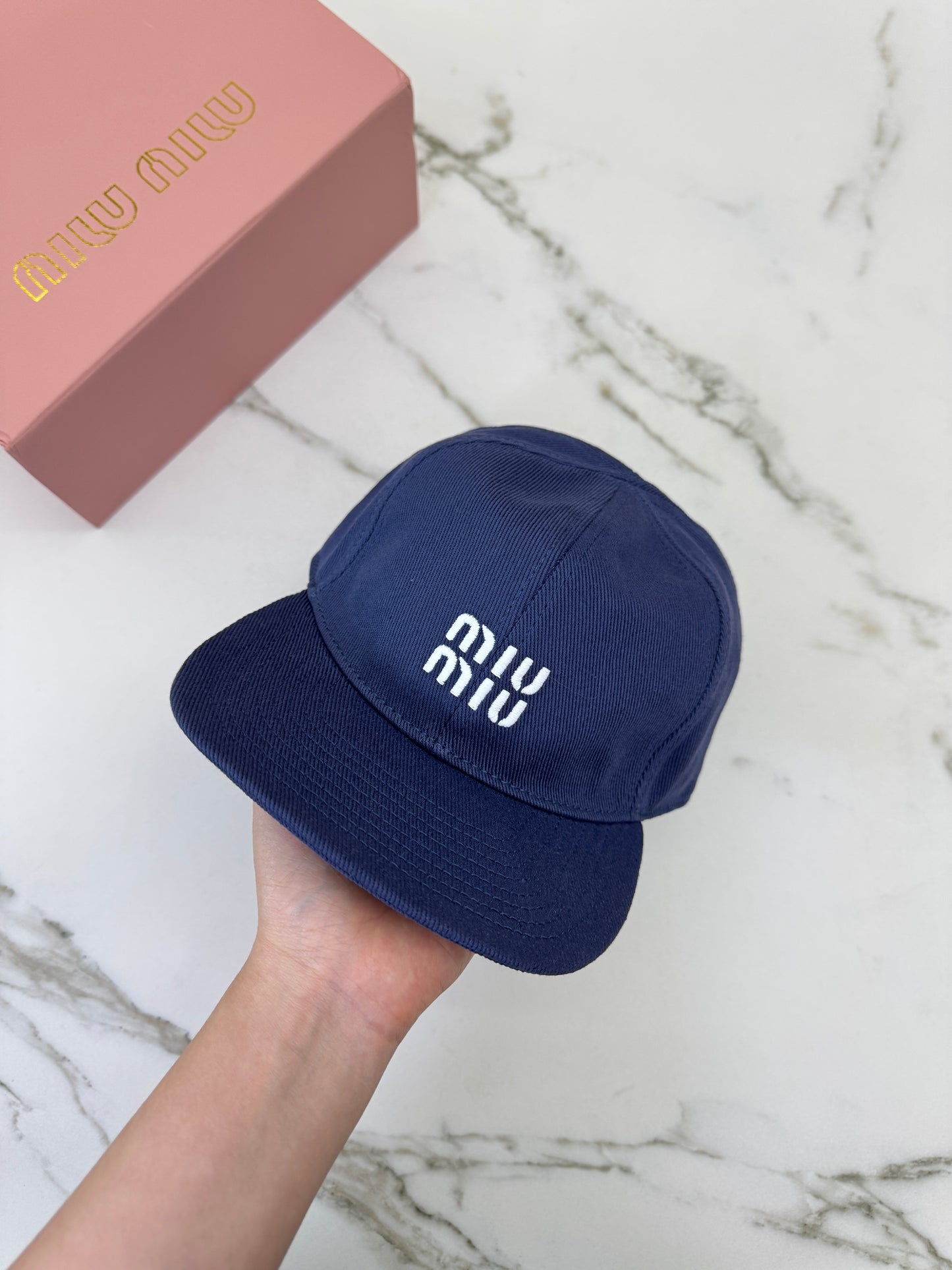 MIU MIU 後抽繩鴨舌帽 深藍