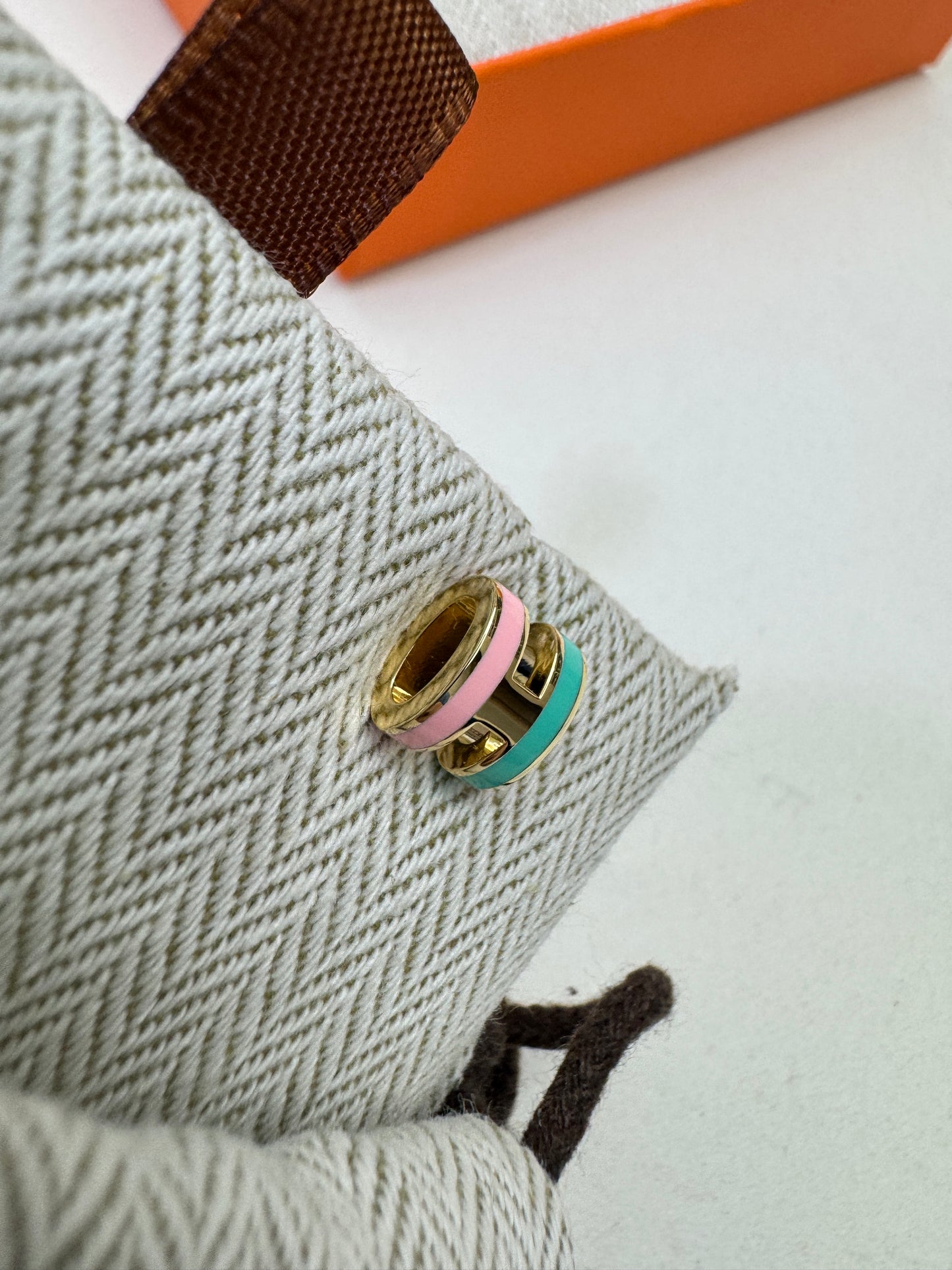 HERMES Mini Pop H 耳釘 粉紅拼綠色 金扣