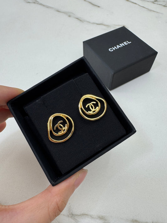 CHANEL 24K鏤空耳環