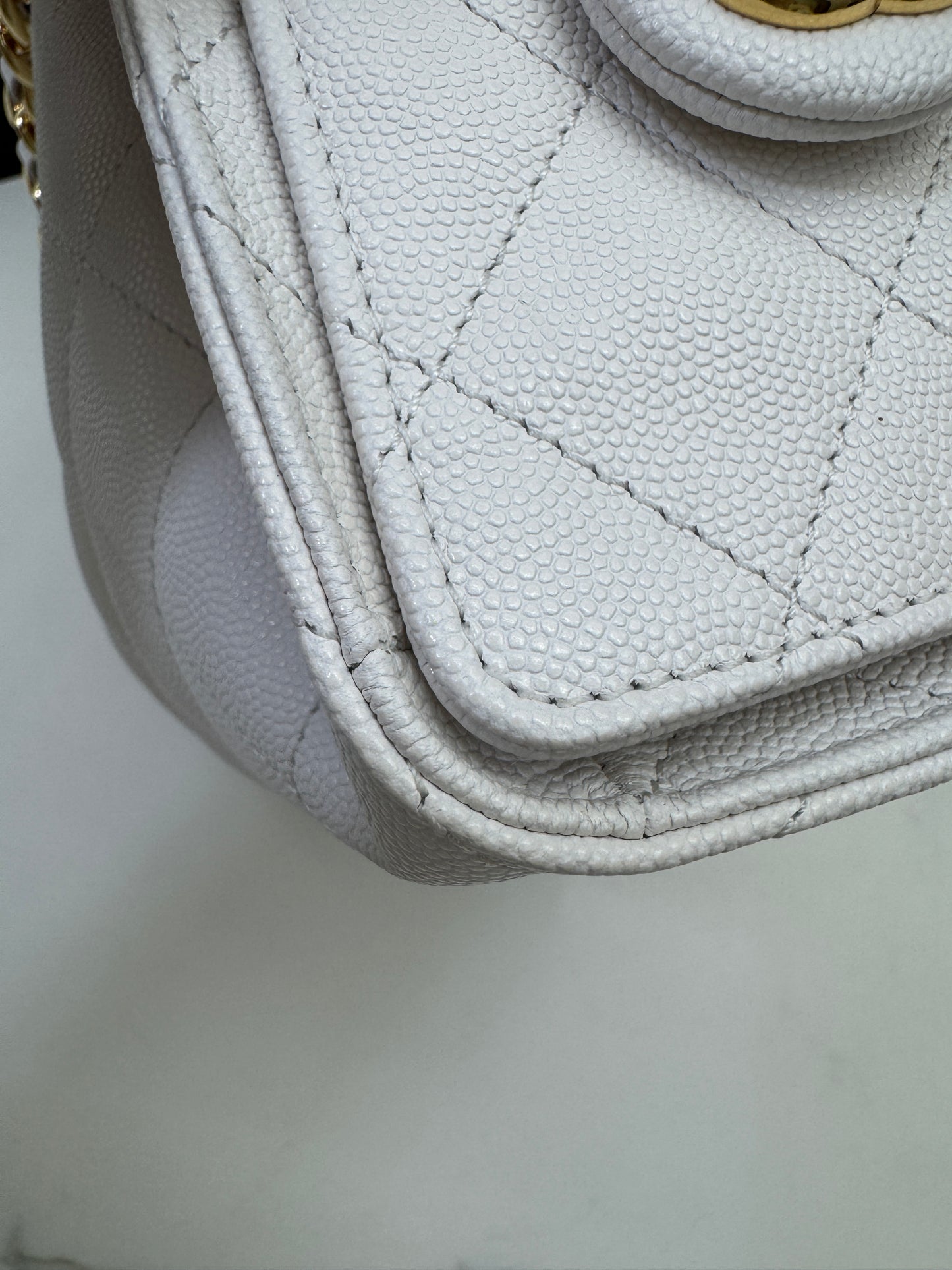 CHANEL Mini 25Bag 白色亮金扣