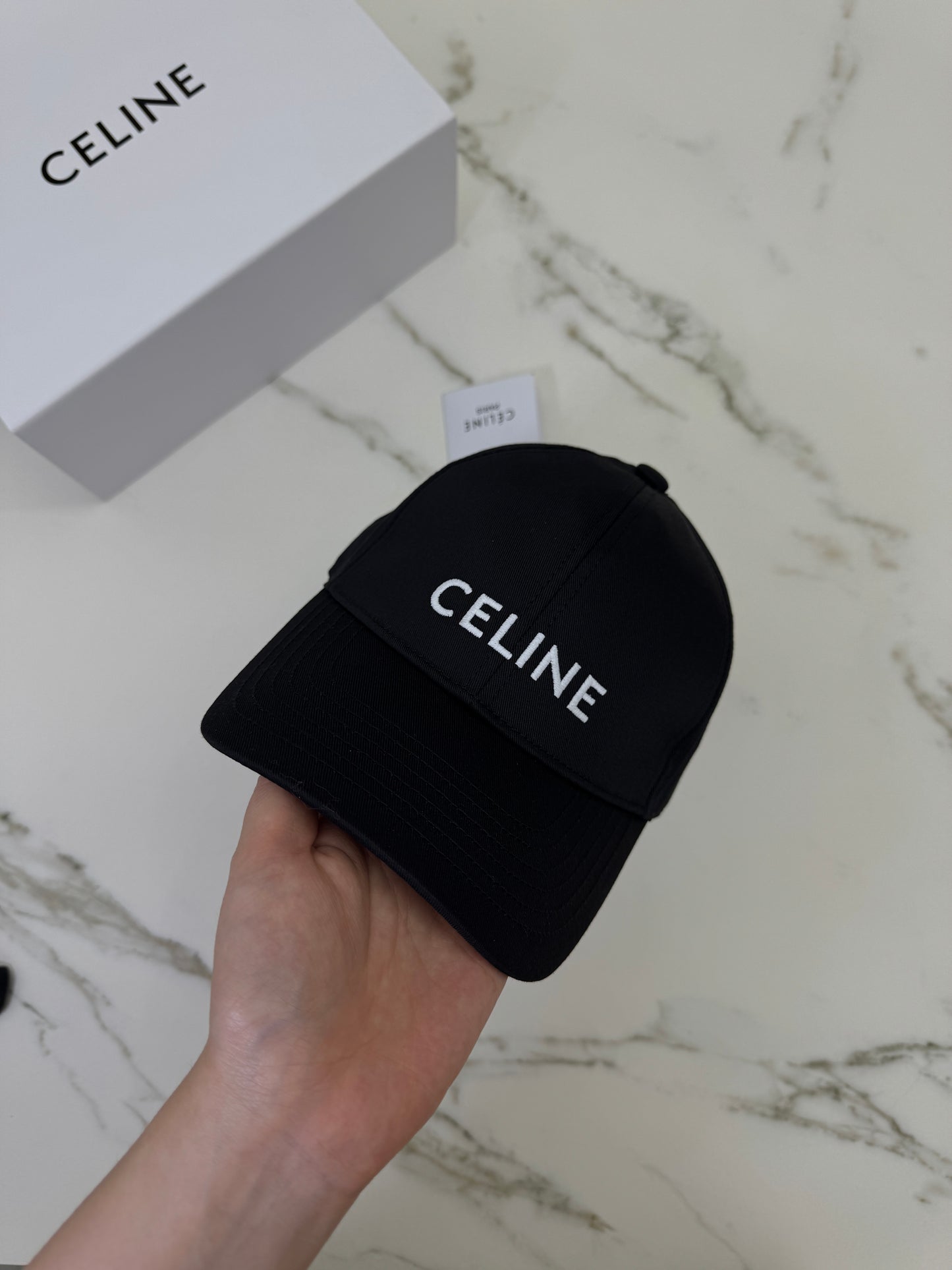 CELINE 字母鴨舌帽