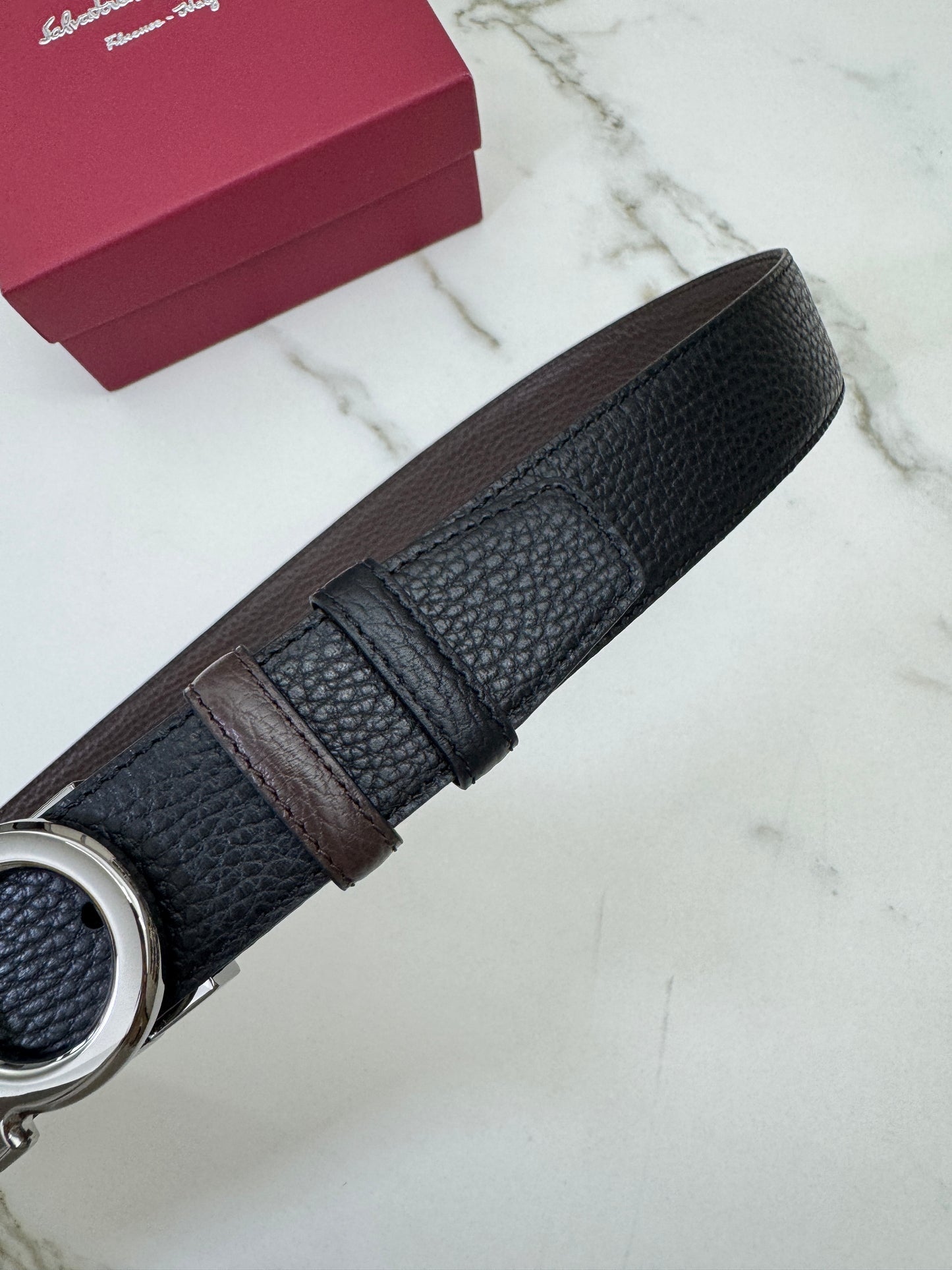 FERRAGAMO 雙面皮帶黑銀扣 黑拼深棕