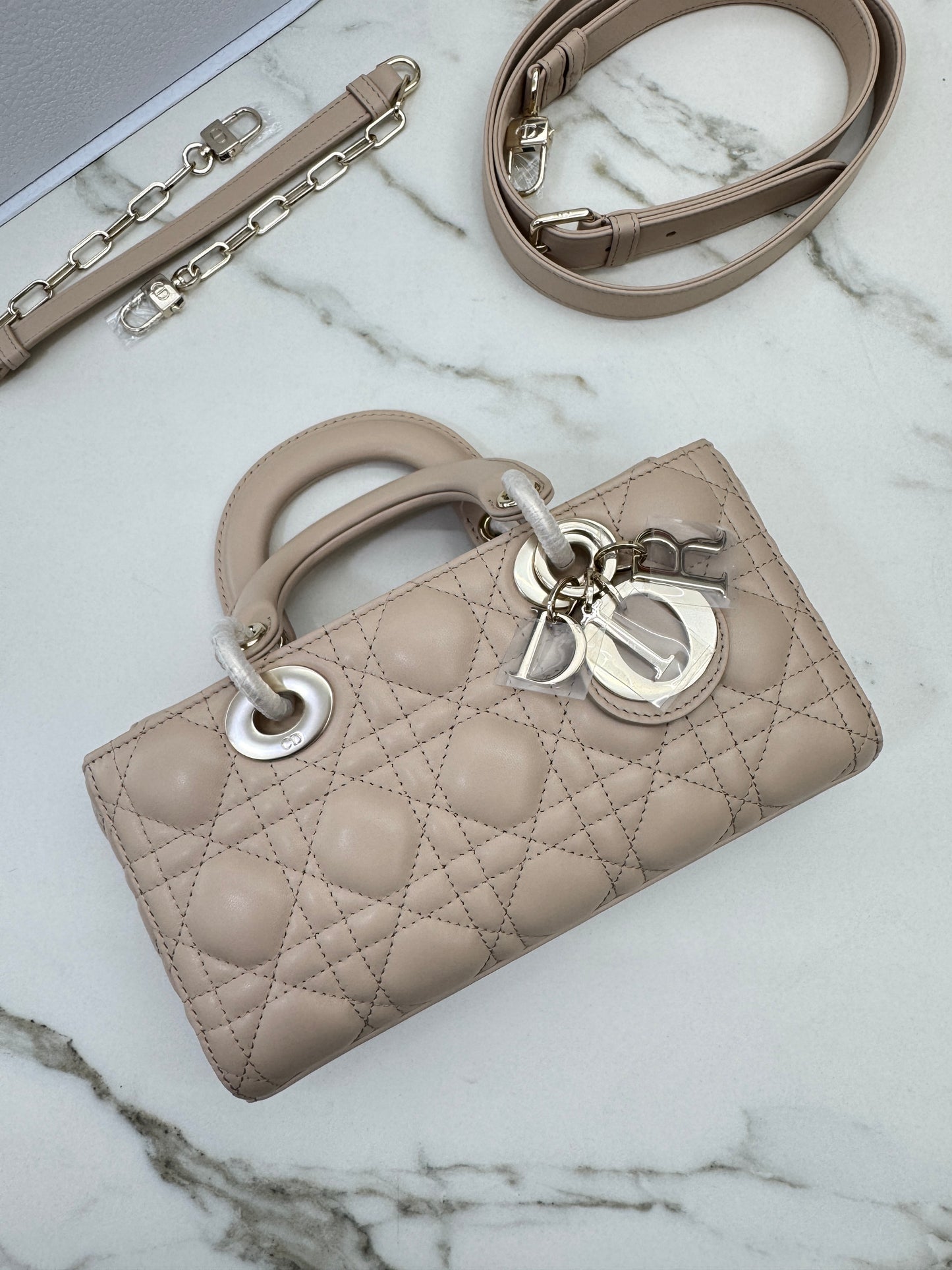 DIOR D-Joy Small 胭脂米 Powder Beige￼