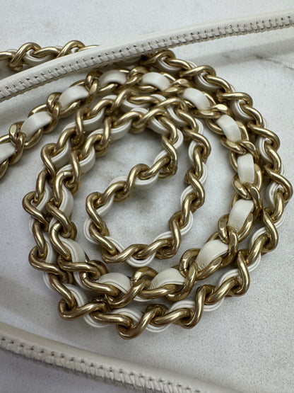 CHANEL 22Bag Mini 鏤空Logo