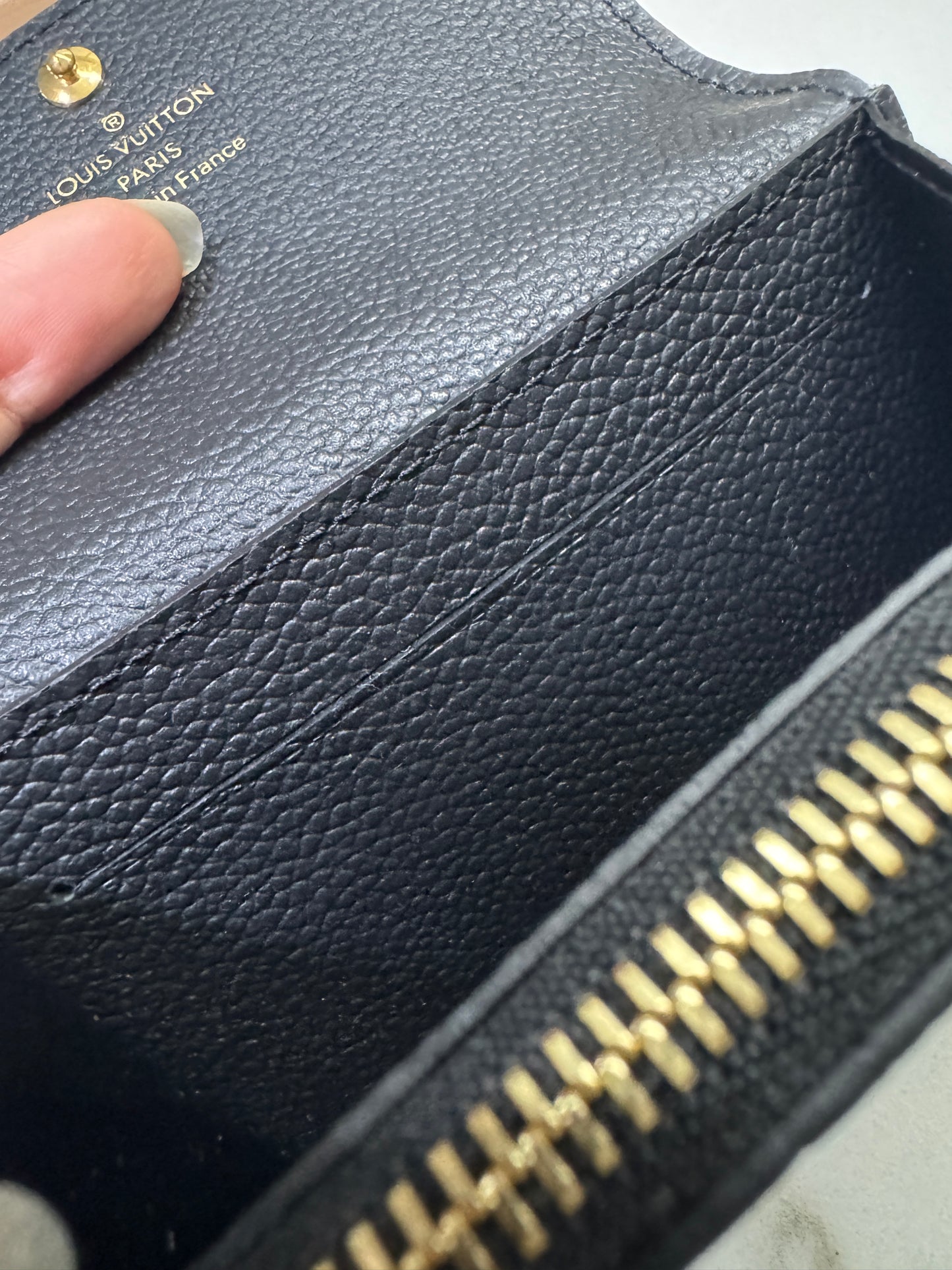 LV Rosalie 黑色全皮壓花零錢包