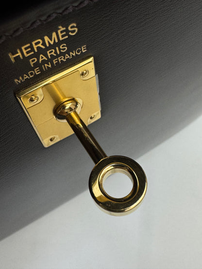 HERMES Kelly 25 烏木色Box皮金扣 外縫 Ebene Box Leather Seilier GHW