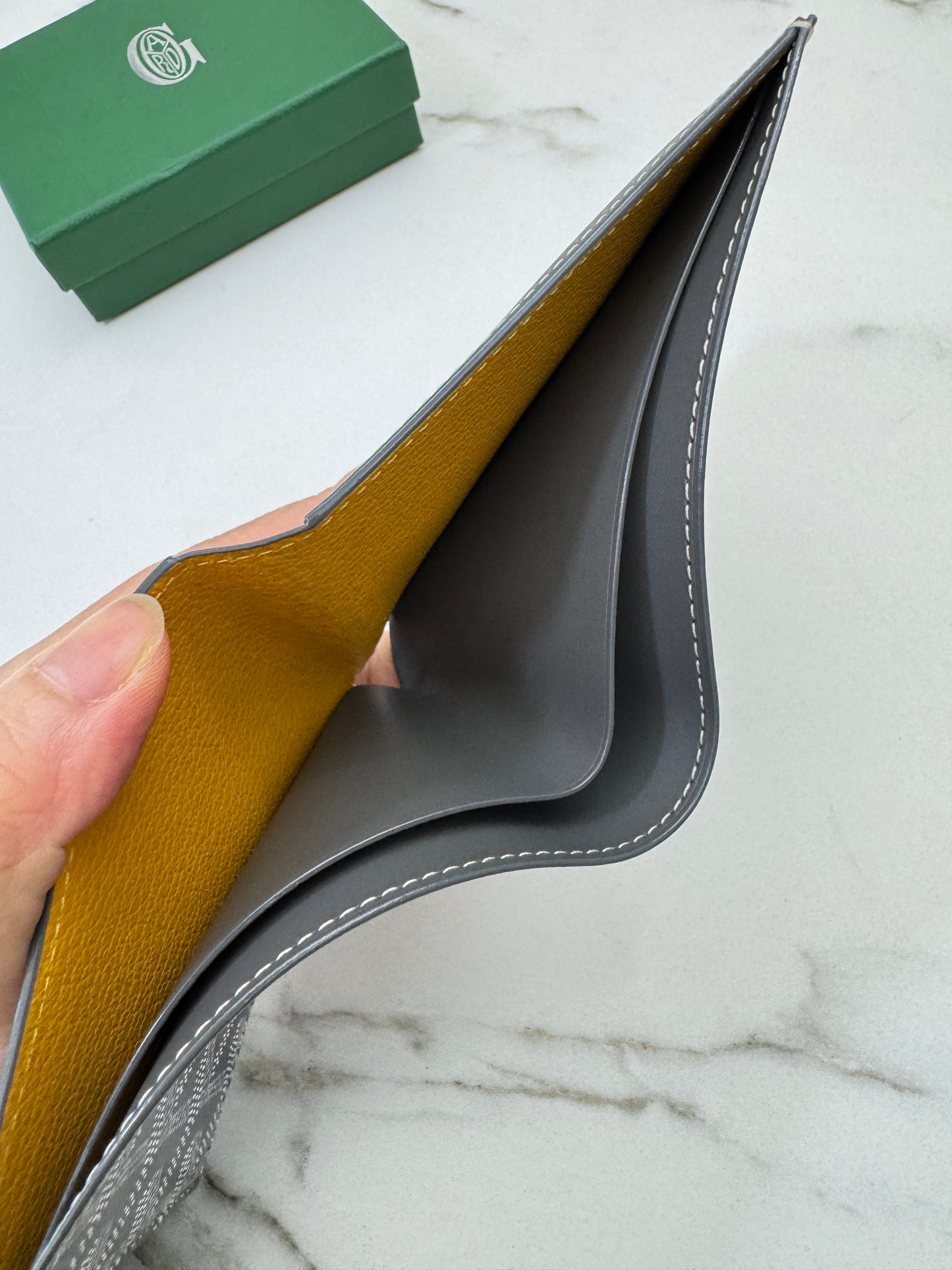 GOYARD Victoire Wallet 灰色