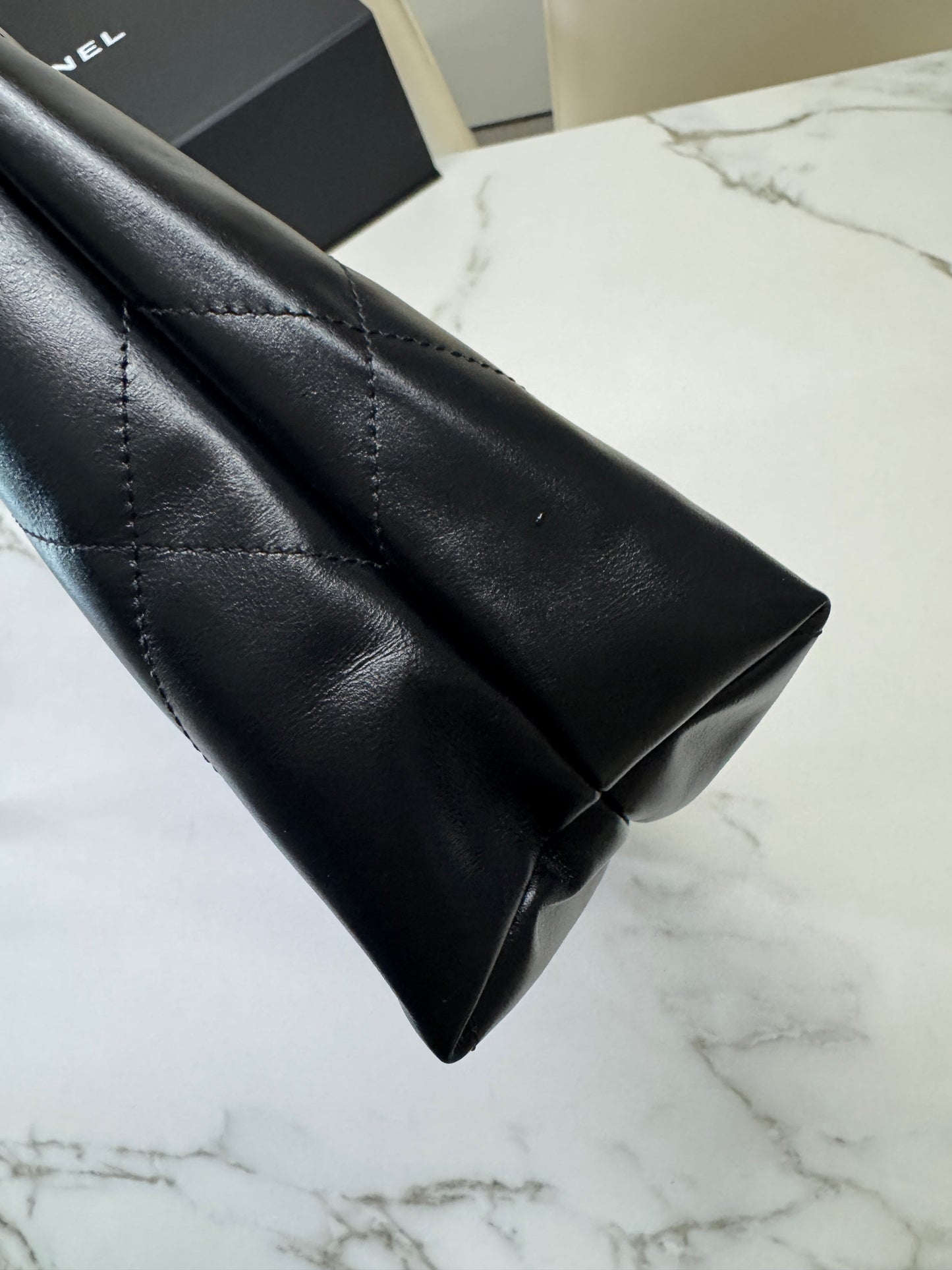 CHANEL 22 Bag Large So Black