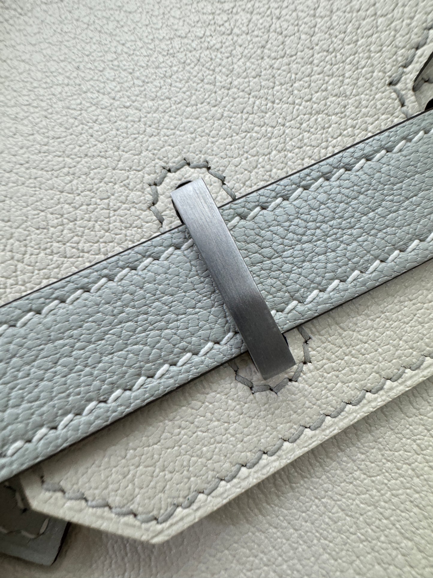 HERMES Birkin 30 SO 珍珠灰拼奶昔白山羊皮 拉絲銀扣 Chevre Mysore Gris Pearl x Craie