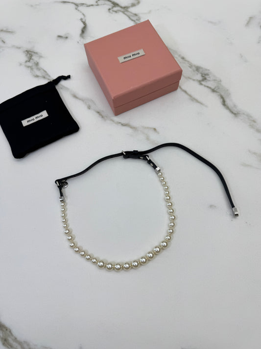 MIU MIU 珍珠皮帶項鏈 Choker