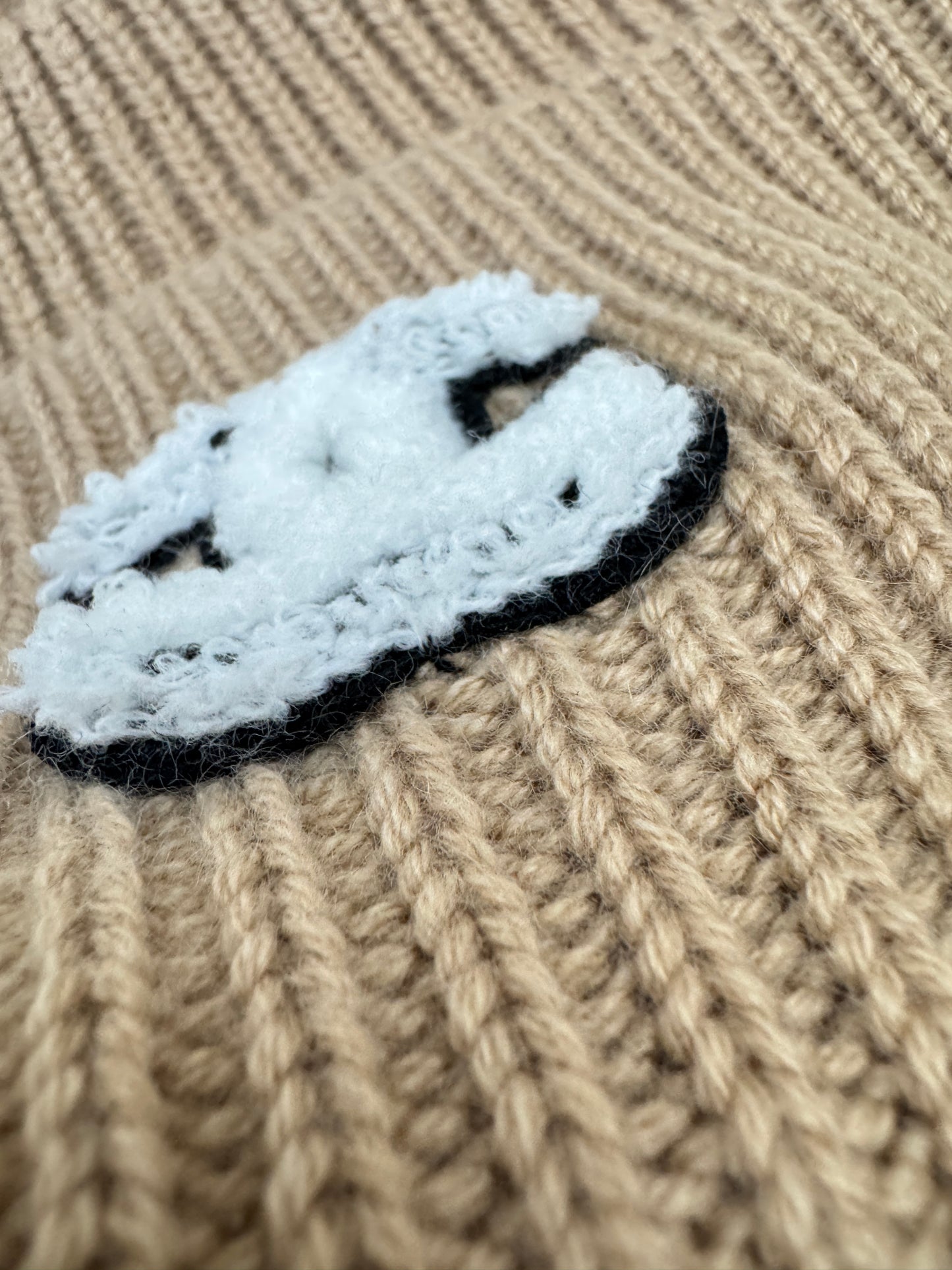 CHANEL 25B 針織羊絨帽 奶茶色