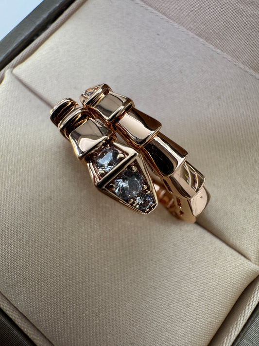 BVLGARI Serpenti 蛇骨戒指 玫瑰金