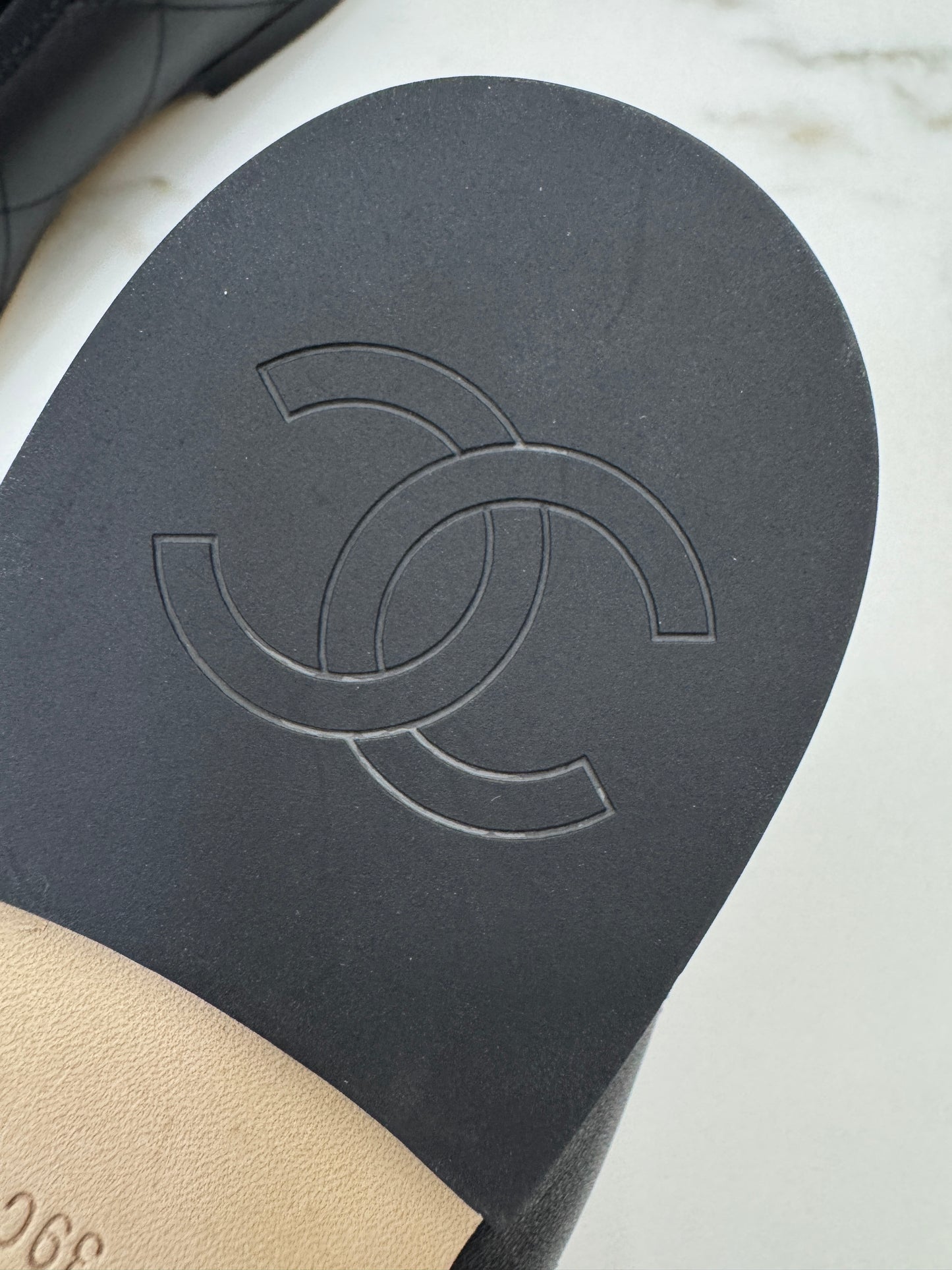 CHANEL Cambon Ballet Flats 芭蕾舞鞋 黑拼白