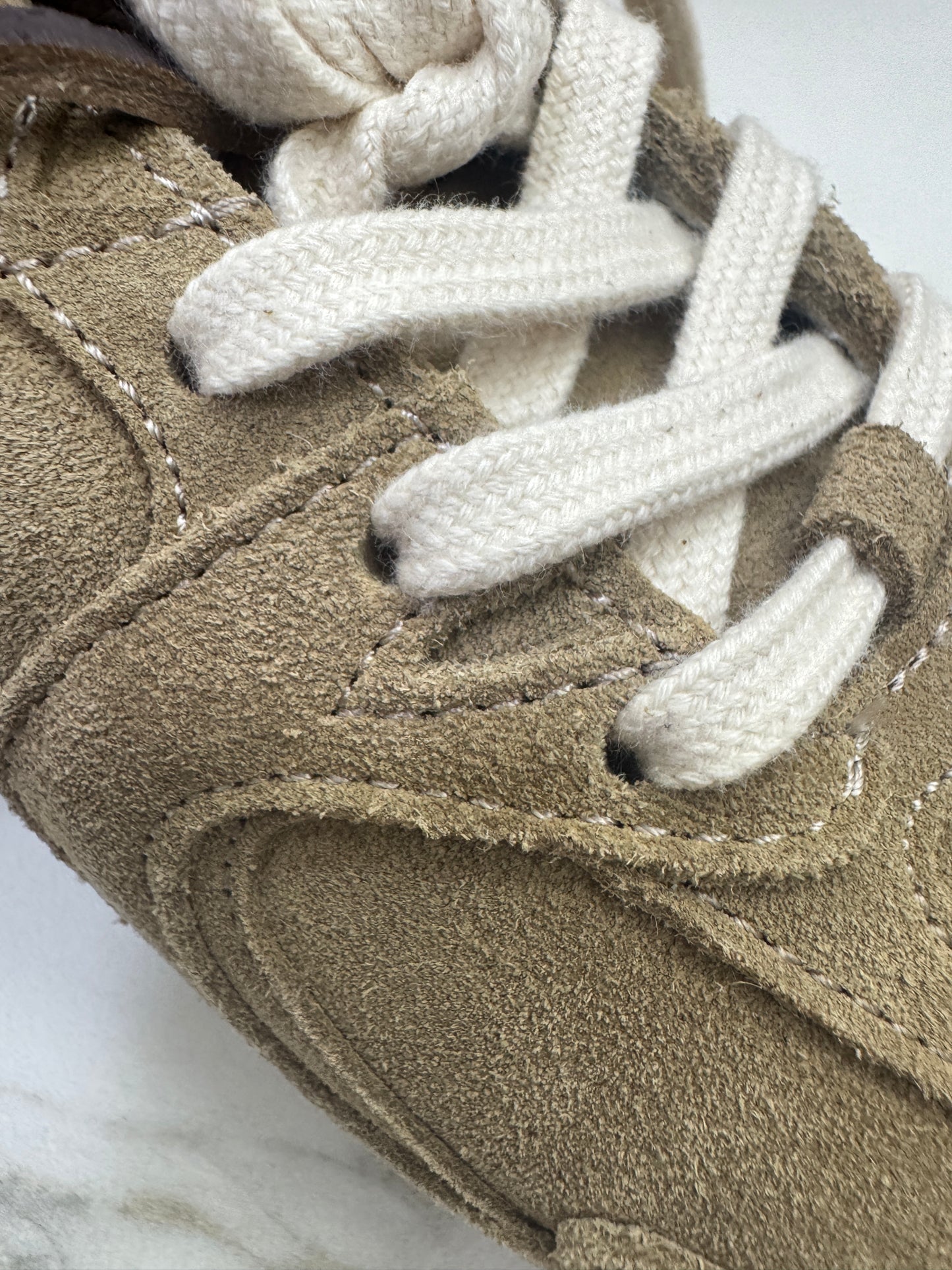 MIU MIU X NB 530 卡其淺棕色運動鞋