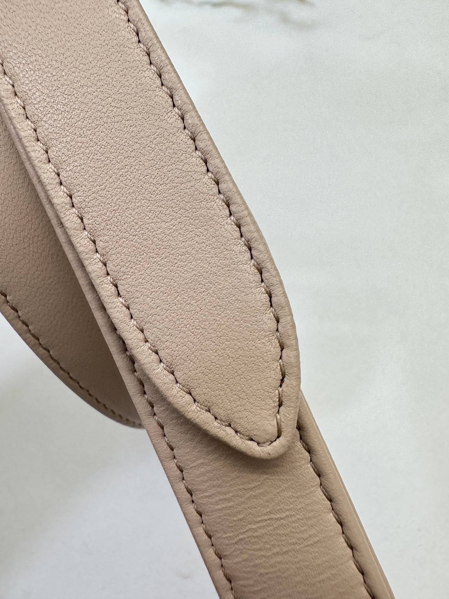 DIOR D-Joy Small 胭脂米 Powder Beige￼