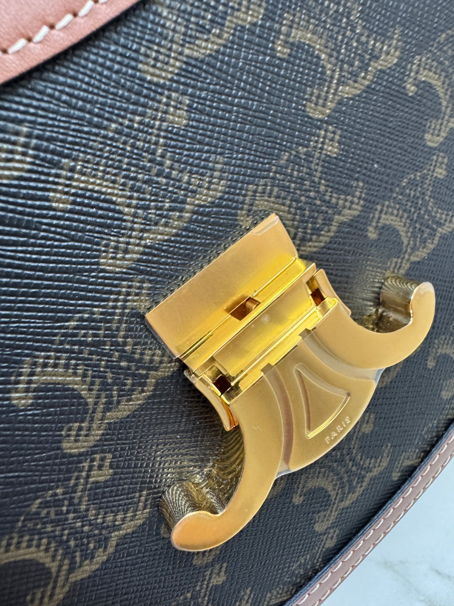 CELINE Triomphe Besace 凱旋門馬鞍包 老花Canvas