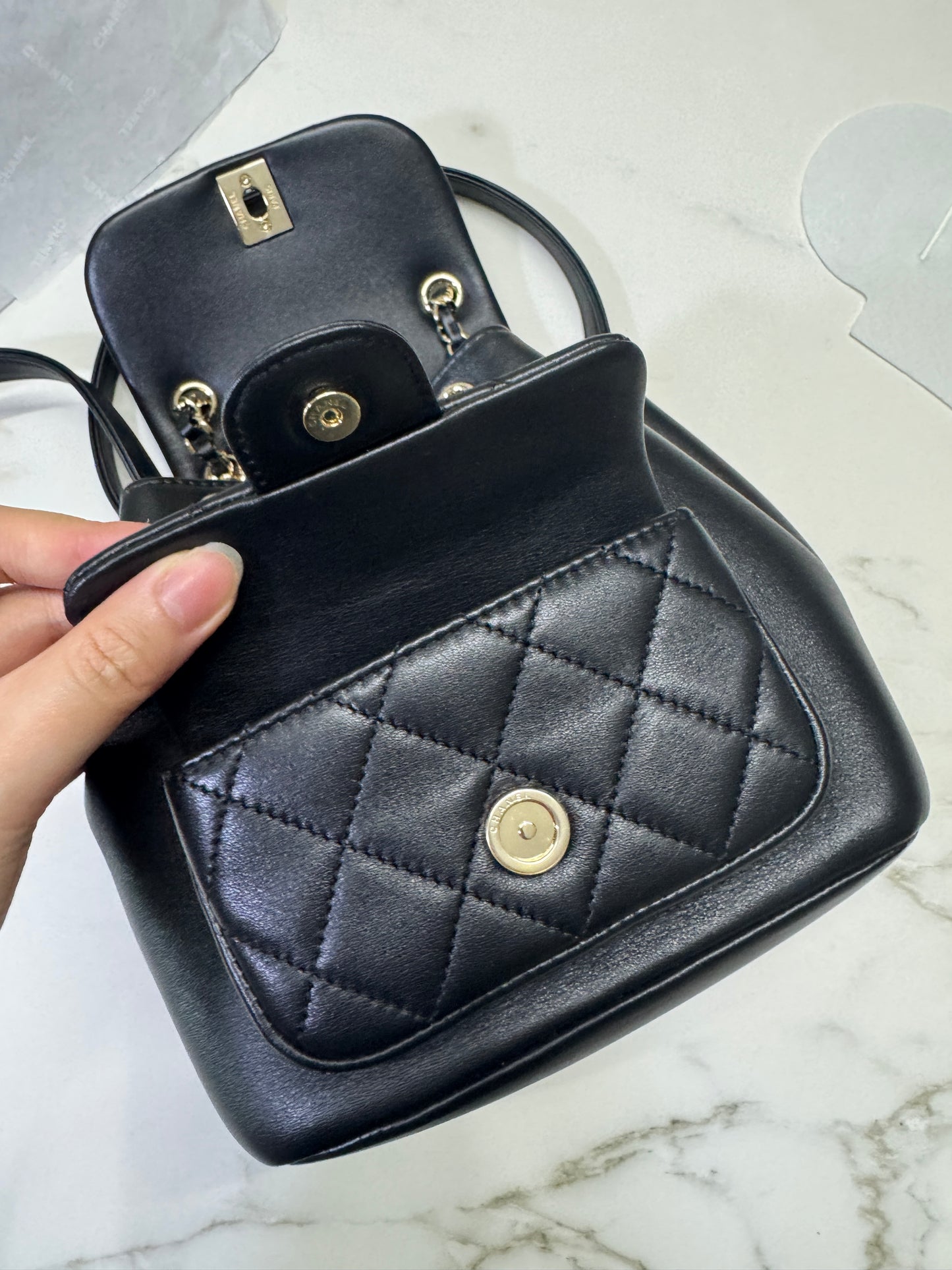 CHANEL Duma 胎牛皮 黑色 Small